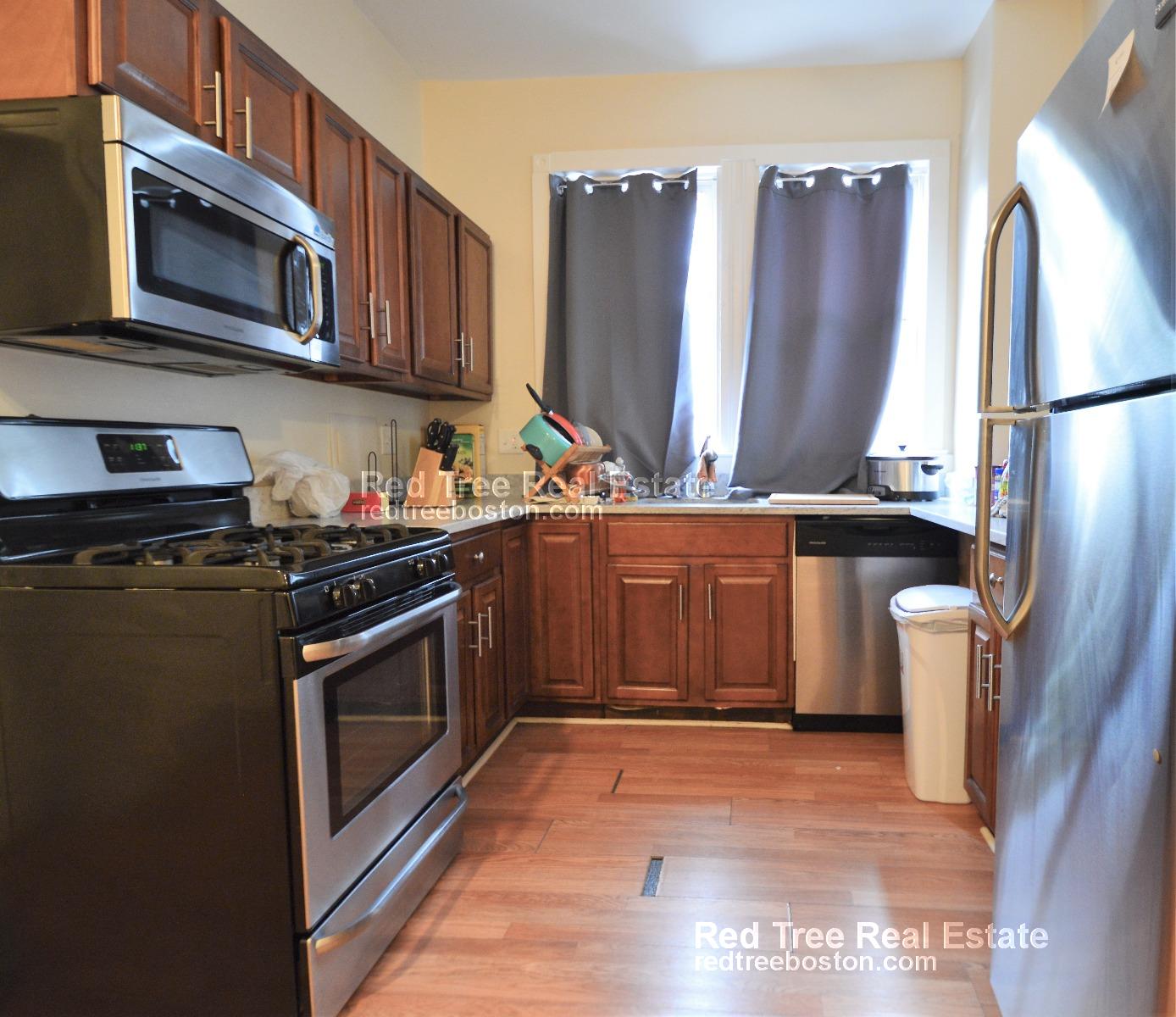 4 bed, 1 bath apartment for rent at 45 Meridian St Unit 1, East Boston — photo 1 of 6