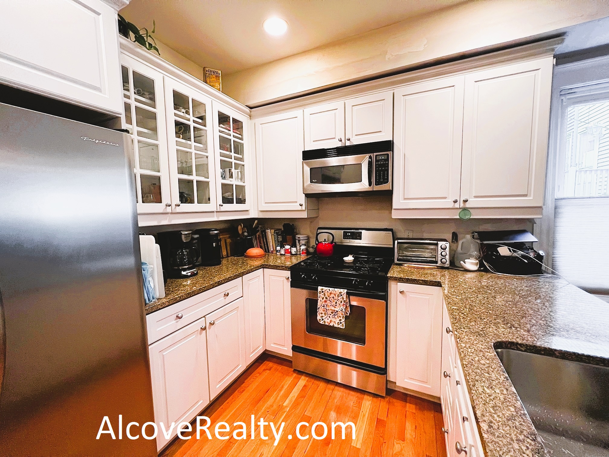 2 bed, 1 bath apartment for rent at 34 Aberdeen Rd Unit 1, Davis Square
