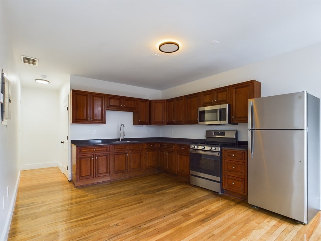 2 bed, 1 bath apartment for rent at 37 South St Unit 8, Foxborough — photo 1 of 7