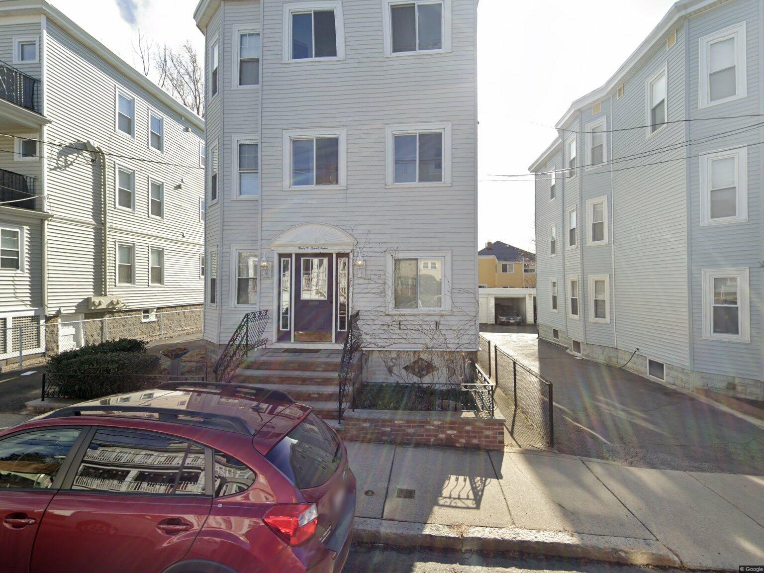 3 bed, 1 bath apartment for rent at 96 Conwell Ave Unit 1, Teele Square — photo 3 of 3