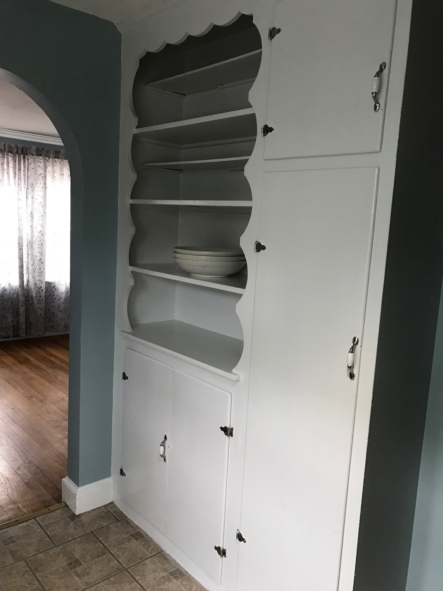3 bed, 1 bath apartment for rent at 30 Mason St Unit 1, Salem — photo 2 of 15