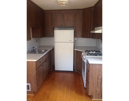 1 bed, 1 bath apartment for rent at 93 Cass St Unit B, West Roxbury — photo 8 of 10