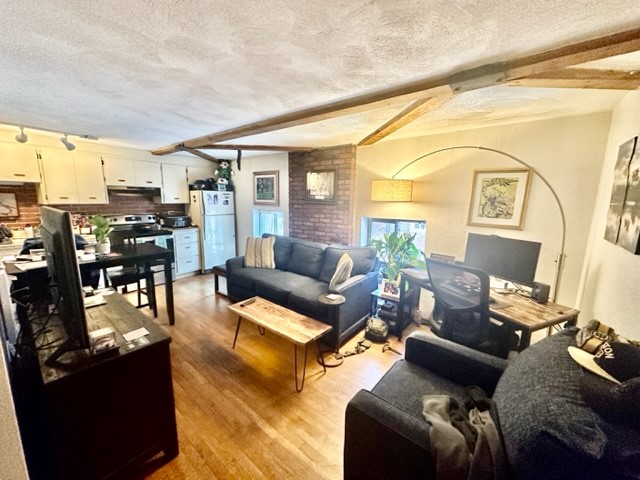 1 bed, 1 bath apartment for rent at 8 Harris St Unit 1, North End — photo 1 of 15