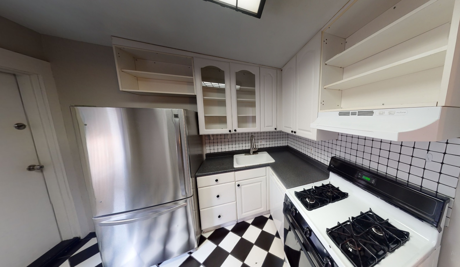 1.5 bed, 1 bath apartment for rent at 56 Hancock St Unit 4T, Riverside