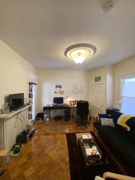1 bed, 1 bath apartment for rent at 104 W Emerson Unit 1, Melrose — photo 1 of 10