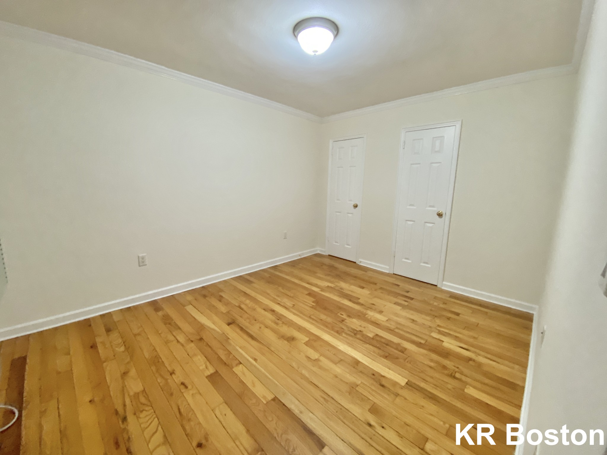 2 bed, 1 bath apartment for rent at 137 Mount Auburn Unit 302, Harvard Square — photo 4 of 6