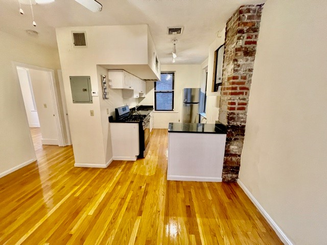 1 bed, 1 bath apartment for rent at 40 Clark St Unit 6, North End — photo 1 of 9