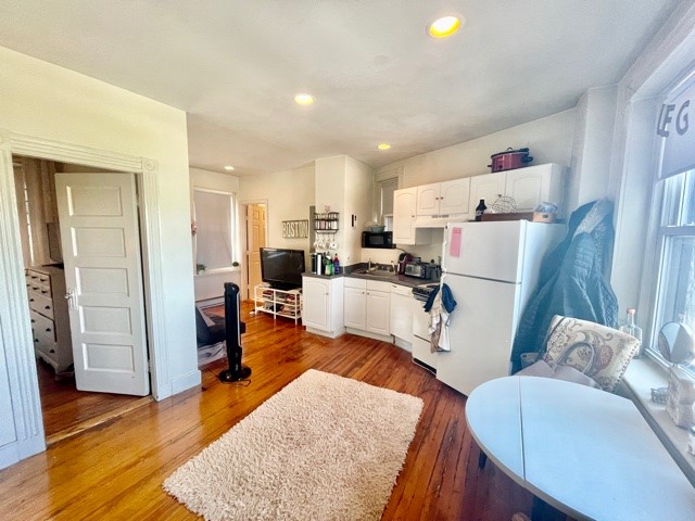 2 bed, 1 bath apartment for rent at 109 Charter St Unit 2, North End — photo 1 of 20