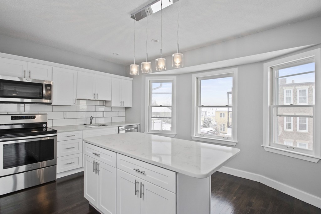 5 bed, 2.5 bath apartment for rent at 45 Gladstone St Unit 2, East Boston — photo 4 of 13