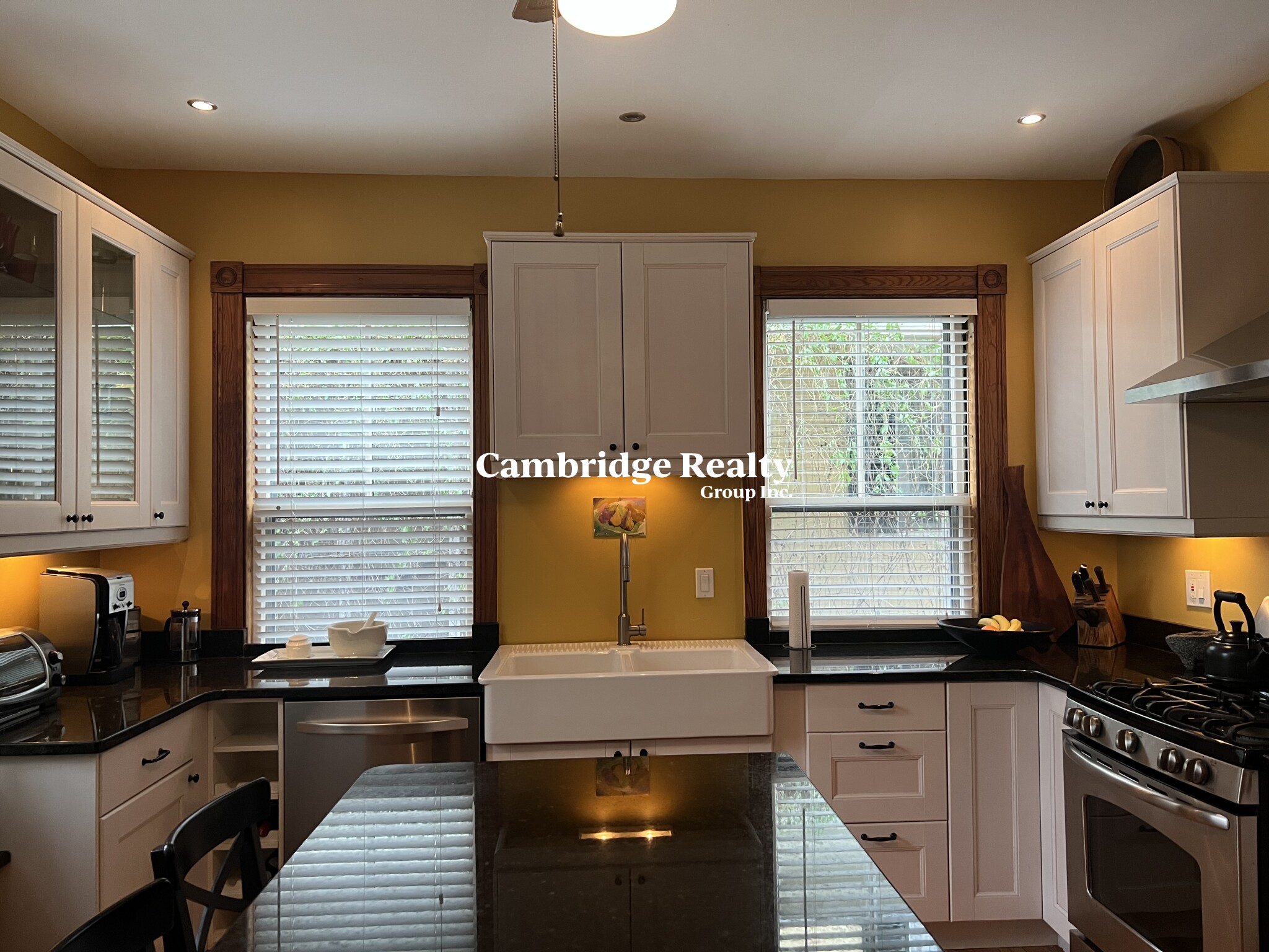 2.5 bed, 1.5 bath apartment for rent at 119 Antrim St Unit , Mid Cambridge — photo 2 of 27