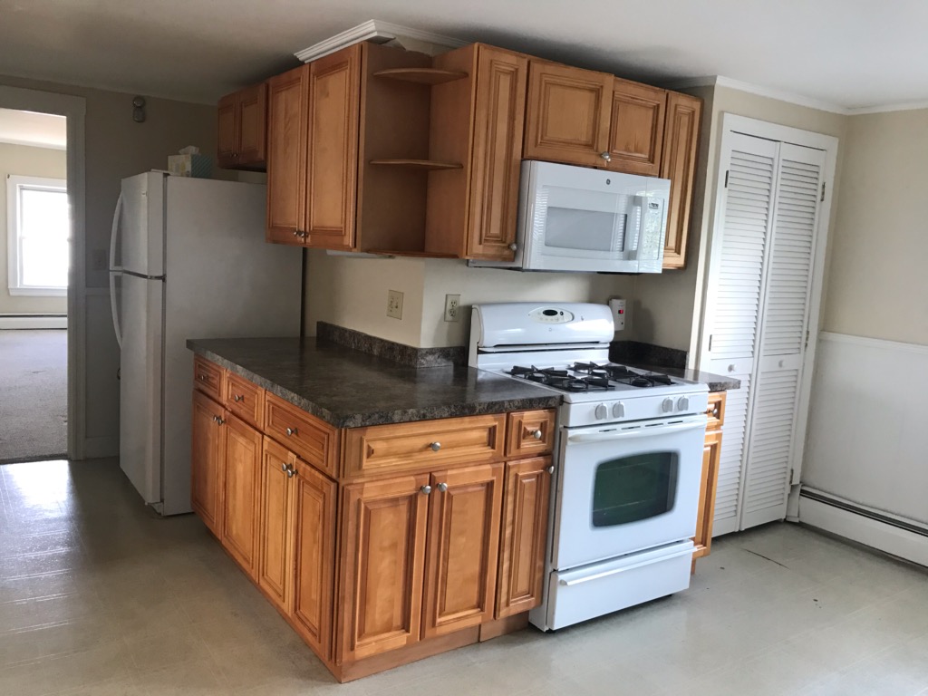 1 bed, 1 bath apartment for rent at 39 Dunlap St Unit 3, Salem — photo 1 of 10