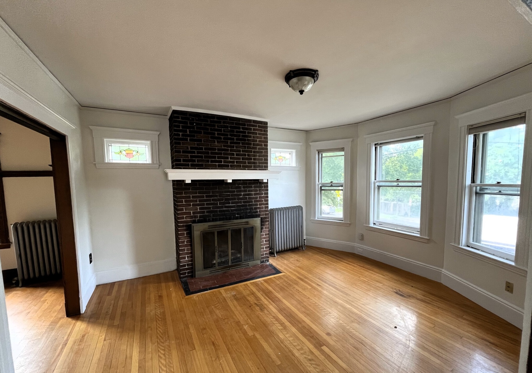 3 bed, 2 bath apartment for rent at 346-348 Belmont St Unit 2T, Watertown