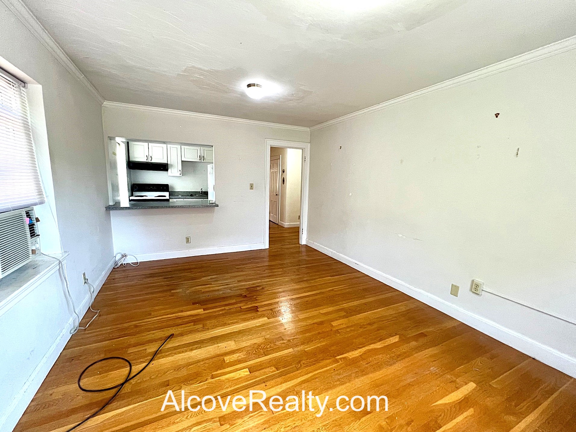 1 bed, 1 bath apartment for rent at 279 Massachusetts Ave Unit 2, Arlington — photo 1 of 10
