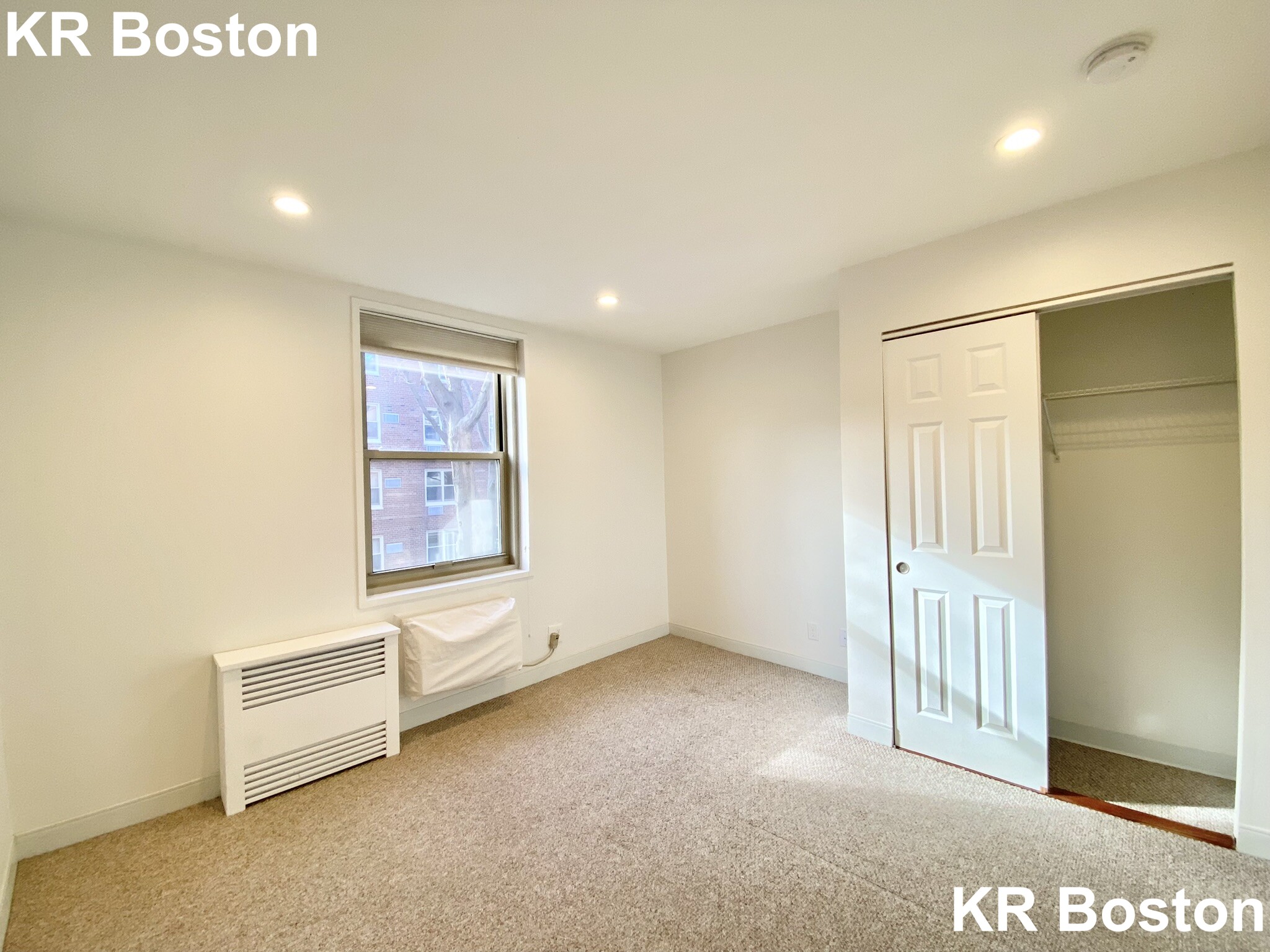1 bed, 1 bath apartment for rent at 10 Camelot Ct Unit 10-4G, Brighton — photo 1 of 3