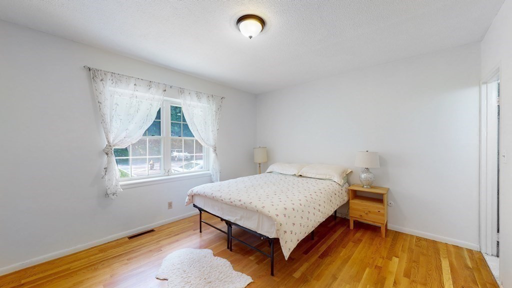 3 bed, 2 bath apartment for rent at 10 Lake Shore Ter Unit 1, Oak Square — photo 1 of 7