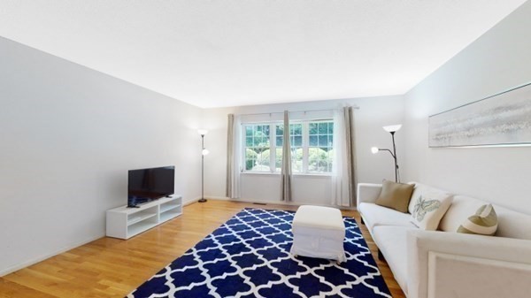 3 bed, 2 bath apartment for rent at 10 Lake Shore Ter Unit 1, Oak Square — photo 3 of 7