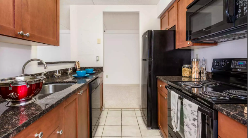 3 bed, 2 bath apartment for rent at 10 Magazine St Unit 607, Cambridgeport — photo 1 of 2