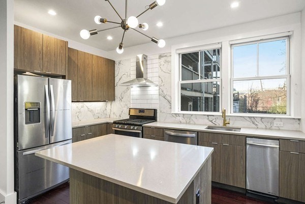 1 bed, 1 bath apartment for rent at 10 Spring Garden St Unit 2, Dorchester