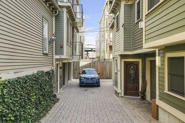 1 bed, 1 bath apartment for rent at 10 Spring Garden St Unit 2, Dorchester — photo 11 of 13