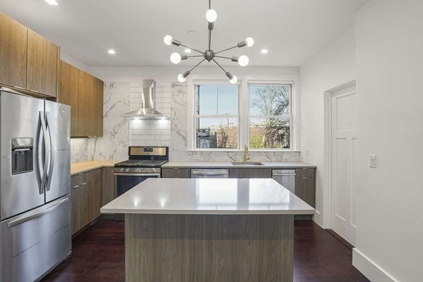 1 bed, 1 bath apartment for rent at 10 Spring Garden St Unit 2, Dorchester — photo 5 of 13