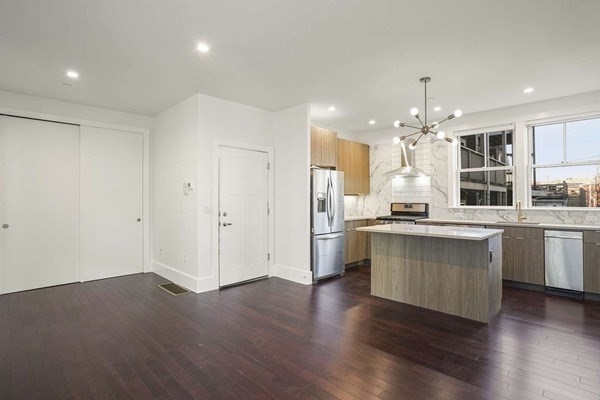 1 bed, 1 bath apartment for rent at 10 Spring Garden St Unit 2, Dorchester — photo 4 of 13