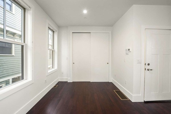 1 bed, 1 bath apartment for rent at 10 Spring Garden St Unit 2, Dorchester — photo 8 of 13