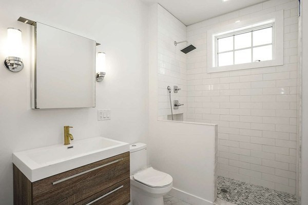 1 bed, 1 bath apartment for rent at 10 Spring Garden St Unit 2, Dorchester — photo 6 of 13