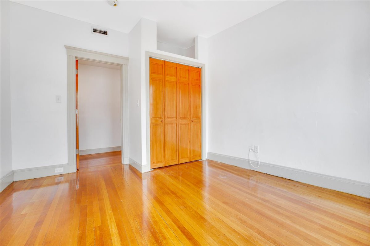 2 bed, 1 bath apartment for rent at 134 Sutherland Rd Unit 6, Brighton — photo 9 of 12