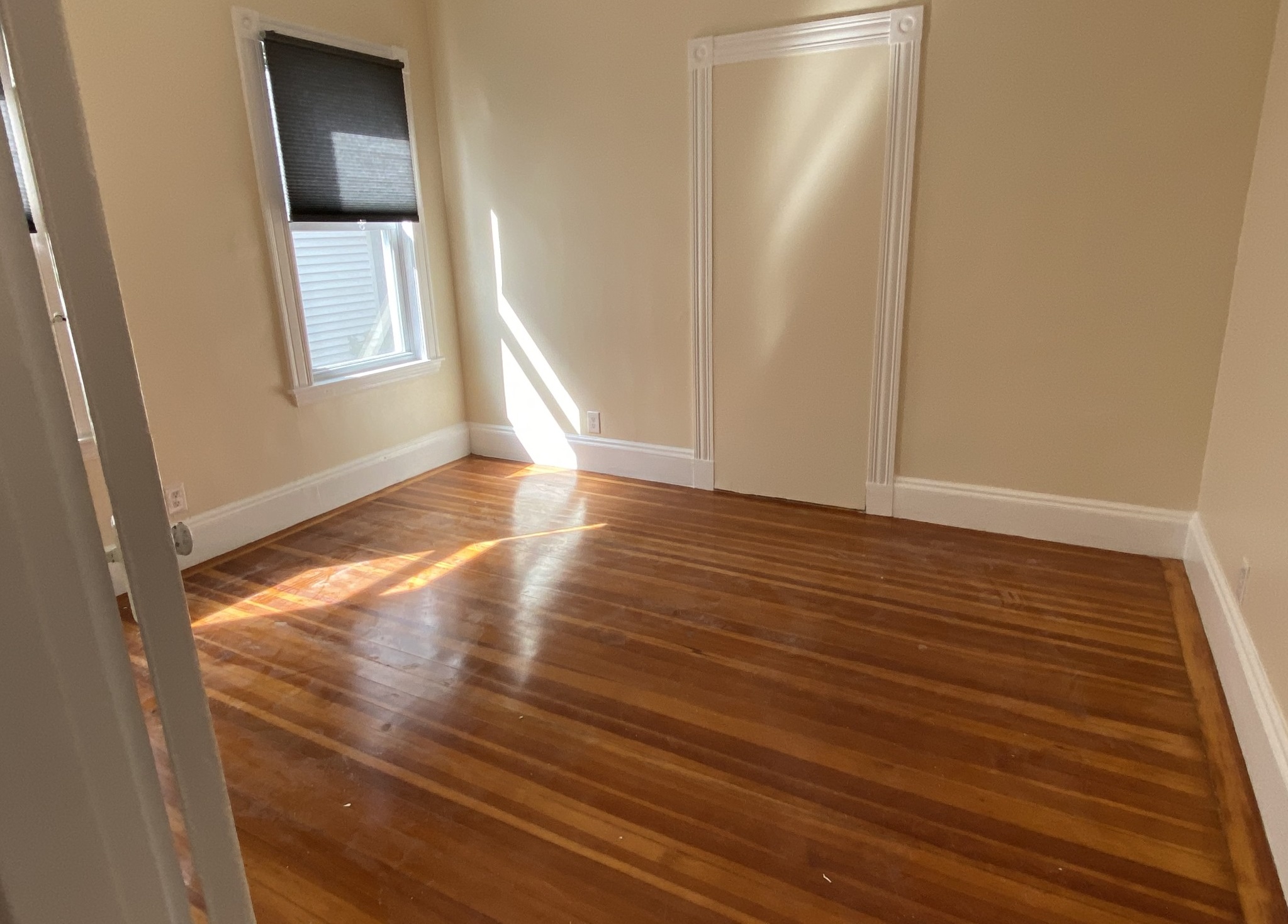 3 bed, 1 bath apartment for rent at 28 Belknap St Unit 2T, Teele Square — photo 11 of 16