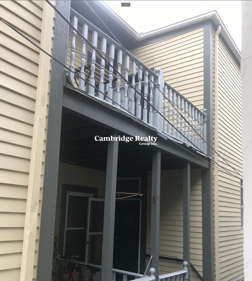 2.5 bed, 1 bath apartment for rent at 204 River St Unit 206, Cambridgeport — photo 10 of 10