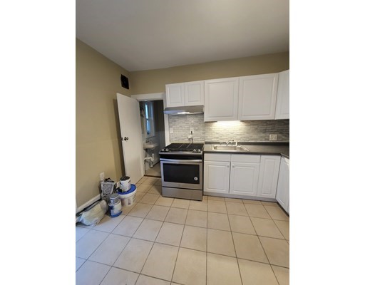 1 bed, 1 bath apartment for rent at 25 Olney St Unit 1, Dorchester — photo 17 of 21