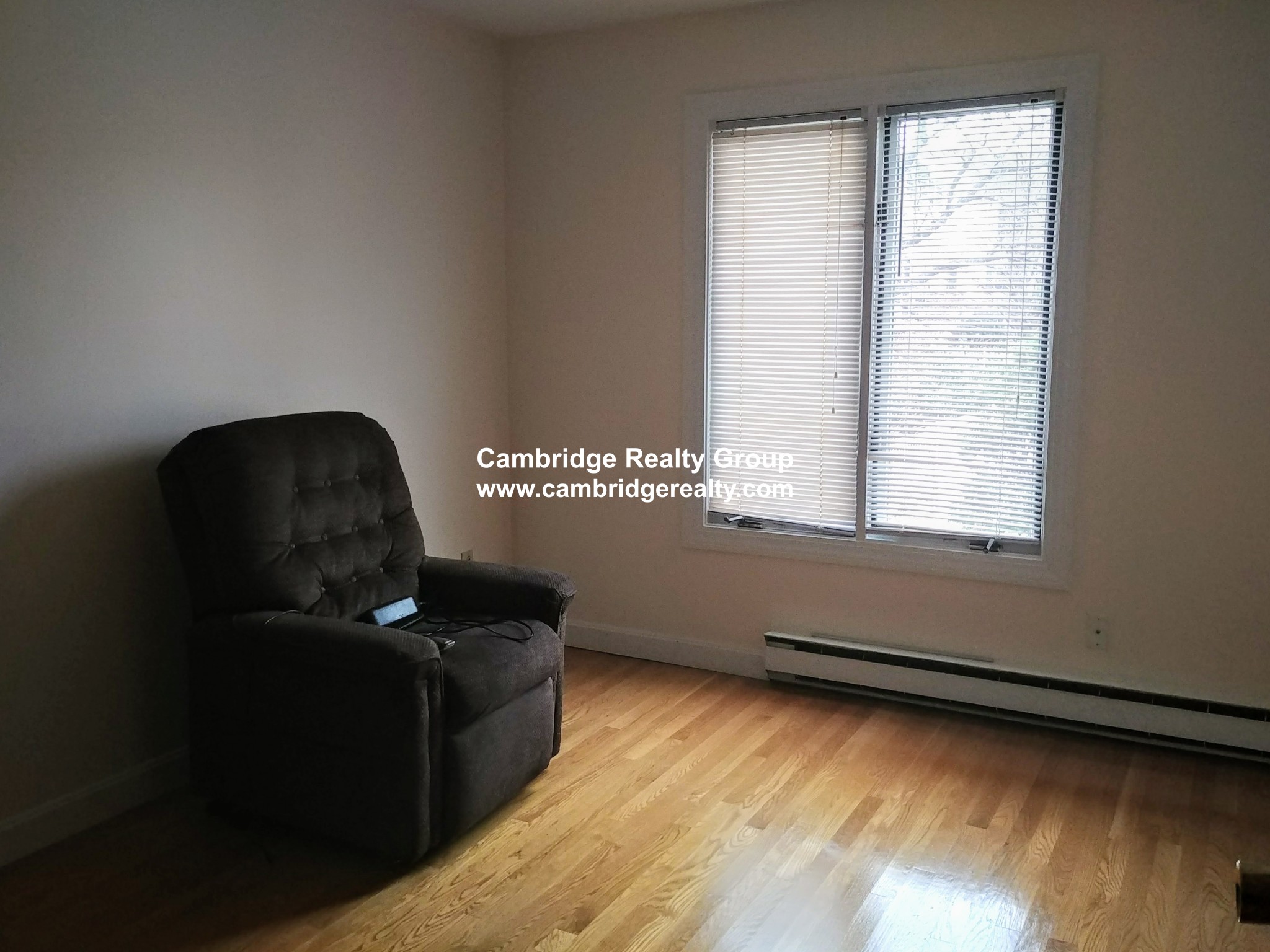 5 bed, 2 bath apartment for rent at 114 Yorktown St Unit 1, Davis Square — photo 10 of 13