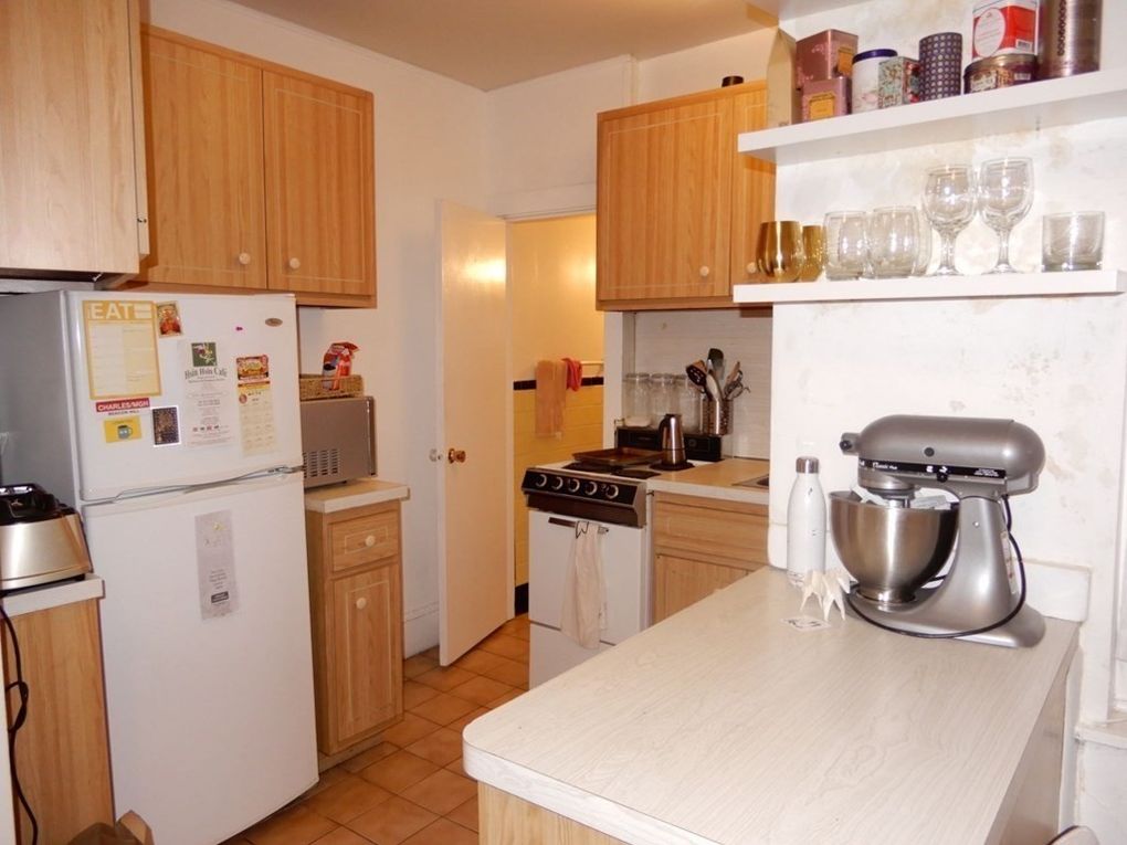 2 bed, 1 bath apartment for rent at 86 West Cedar St Unit 7, Beacon Hill — photo 10 of 11