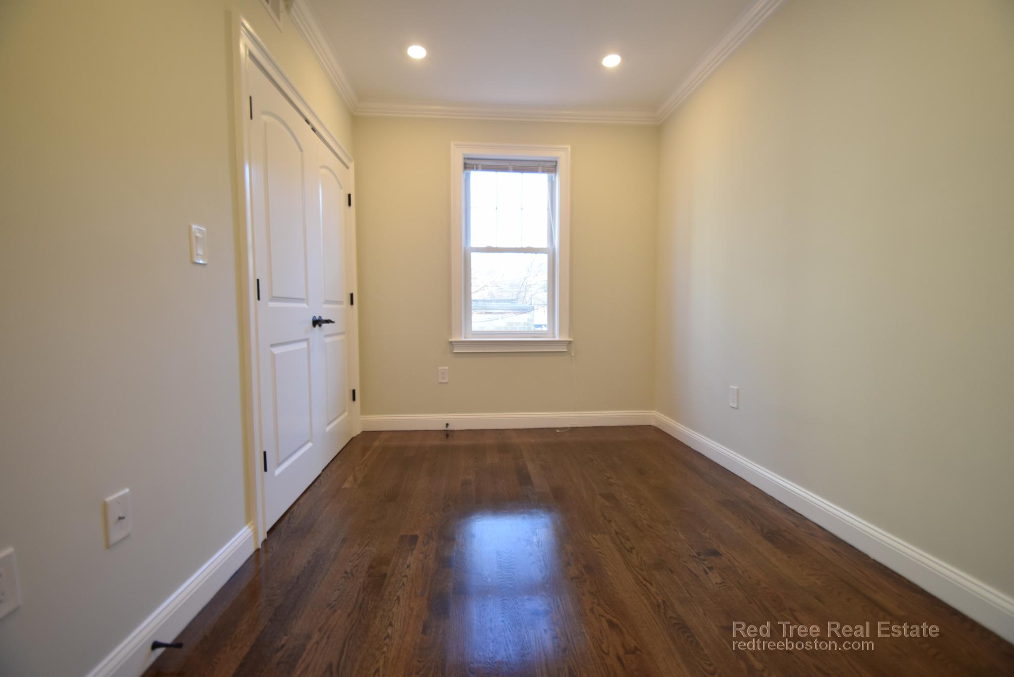 5 bed, 1.5 bath apartment for rent at 490 Washington St Unit RFR, Brighton — photo 8 of 24