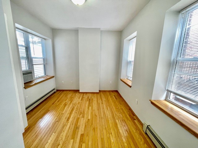 1.5 bed, 1 bath apartment for rent at 15 Thacher Ct Unit 2, North End — photo 11 of 13