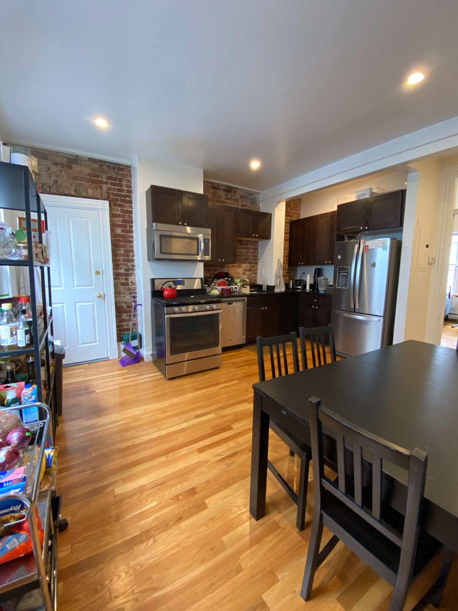 3 bed, 1.5 bath apartment for rent at 6 Hingham St Unit 3, Cambridgeport — photo 4 of 10