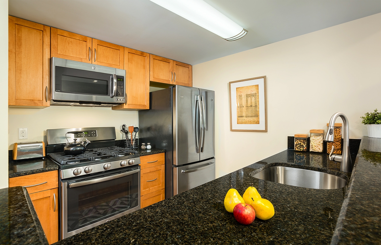 2 bed, 1 bath apartment for rent at 563 Vfw Pkwa Unit 0, Chestnut Hill — photo 10 of 39