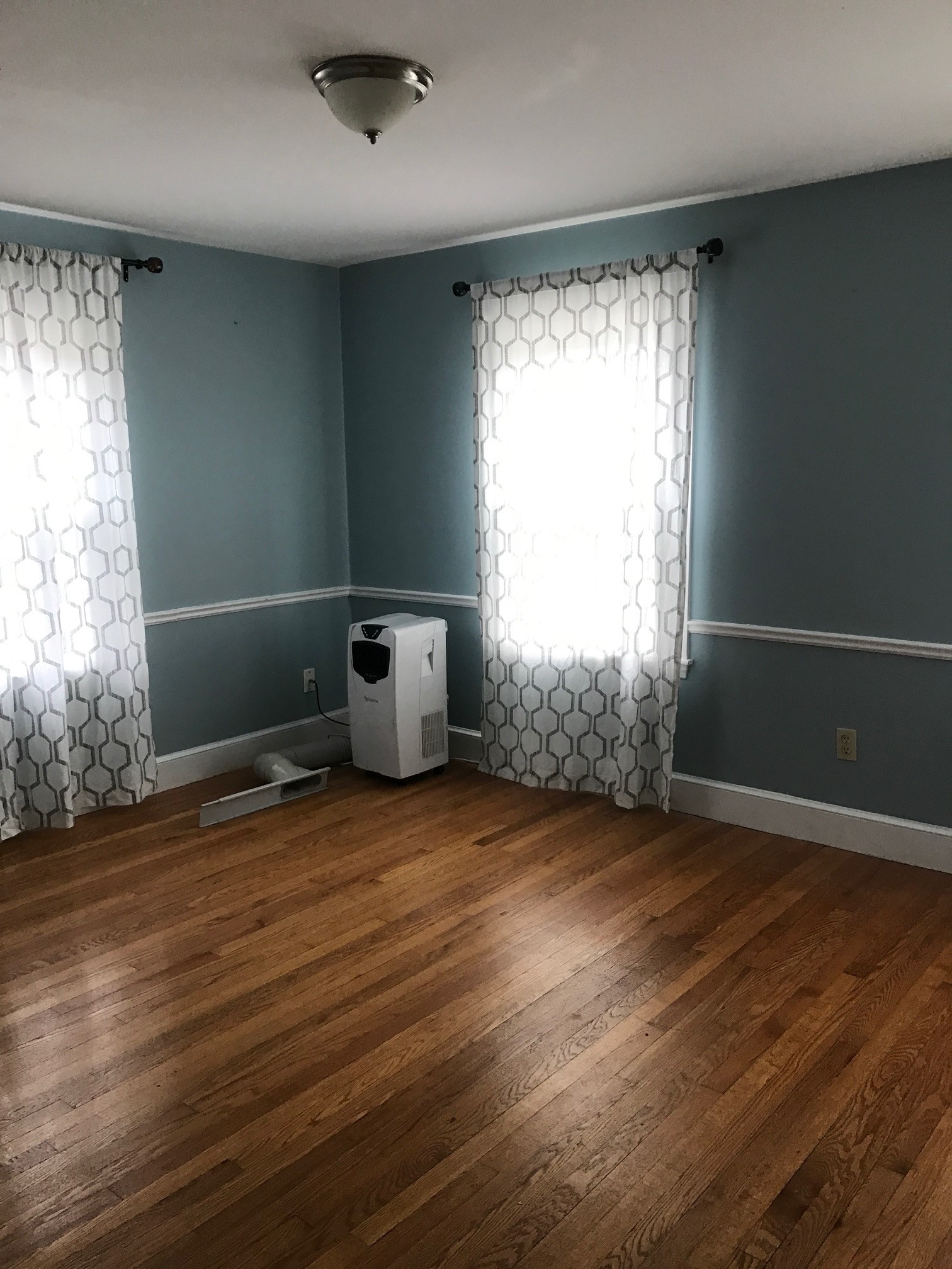 3 bed, 1 bath apartment for rent at 30 Mason St Unit 1, Salem — photo 10 of 15