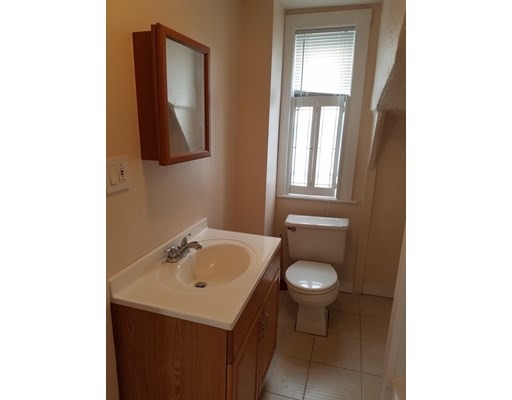 1 bed, 1 bath apartment for rent at 17 Duncan St Unit 1, Dorchester — photo 24 of 33