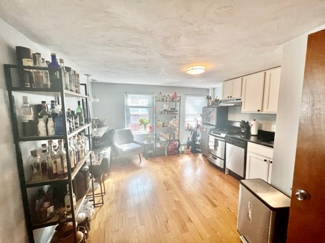 1 bed, 1 bath apartment for rent at 356 Hanover Unit 3, North End — photo 10 of 15