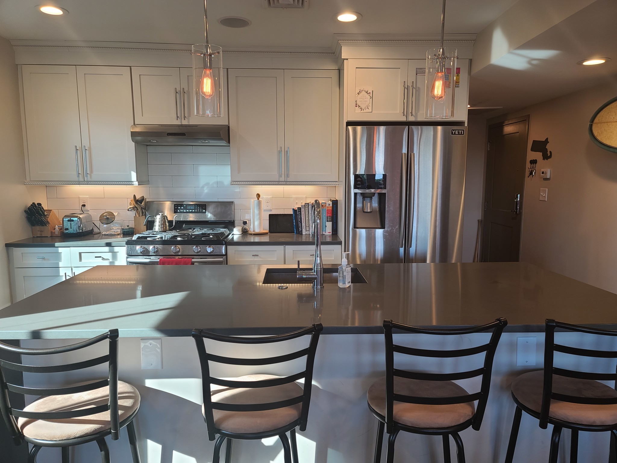 3 bed, 2 bath apartment for rent at 246 West Broadway Unit 3, South Boston — photo 13 of 27