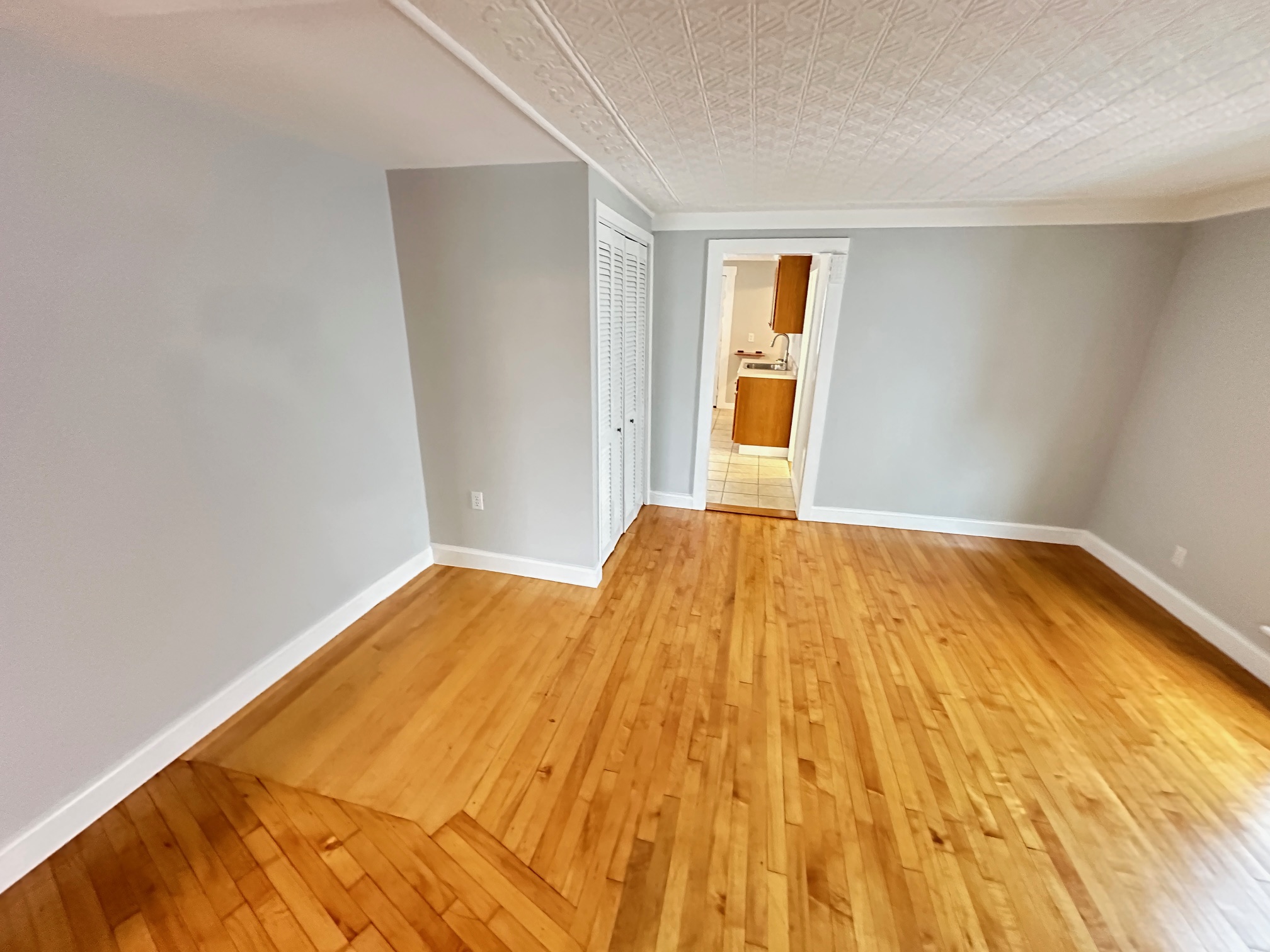 2 bed, 1 bath apartment for rent at 15 Pearl Ave Unit 2, Winthrop — photo 10 of 13