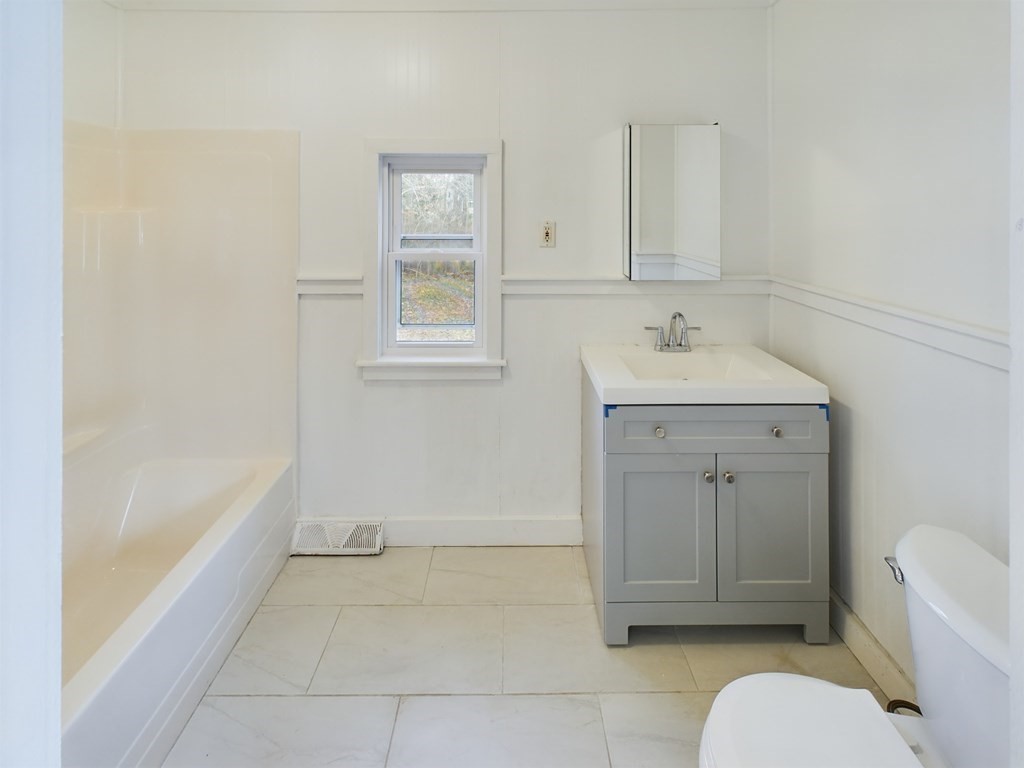 2 bed, 1 bath apartment for rent at 193 Randolph St Unit 1, Weymouth — photo 10 of 16