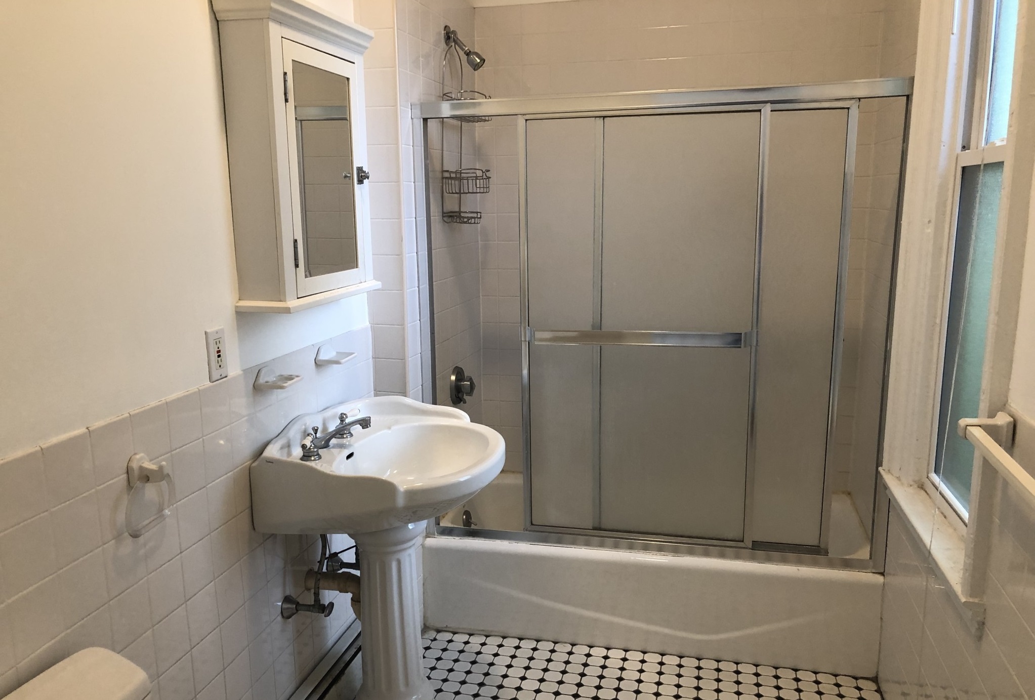 2 bed, 1 bath apartment for rent at 1 Ashburton Pl Unit 2T, The Port — photo 9 of 11