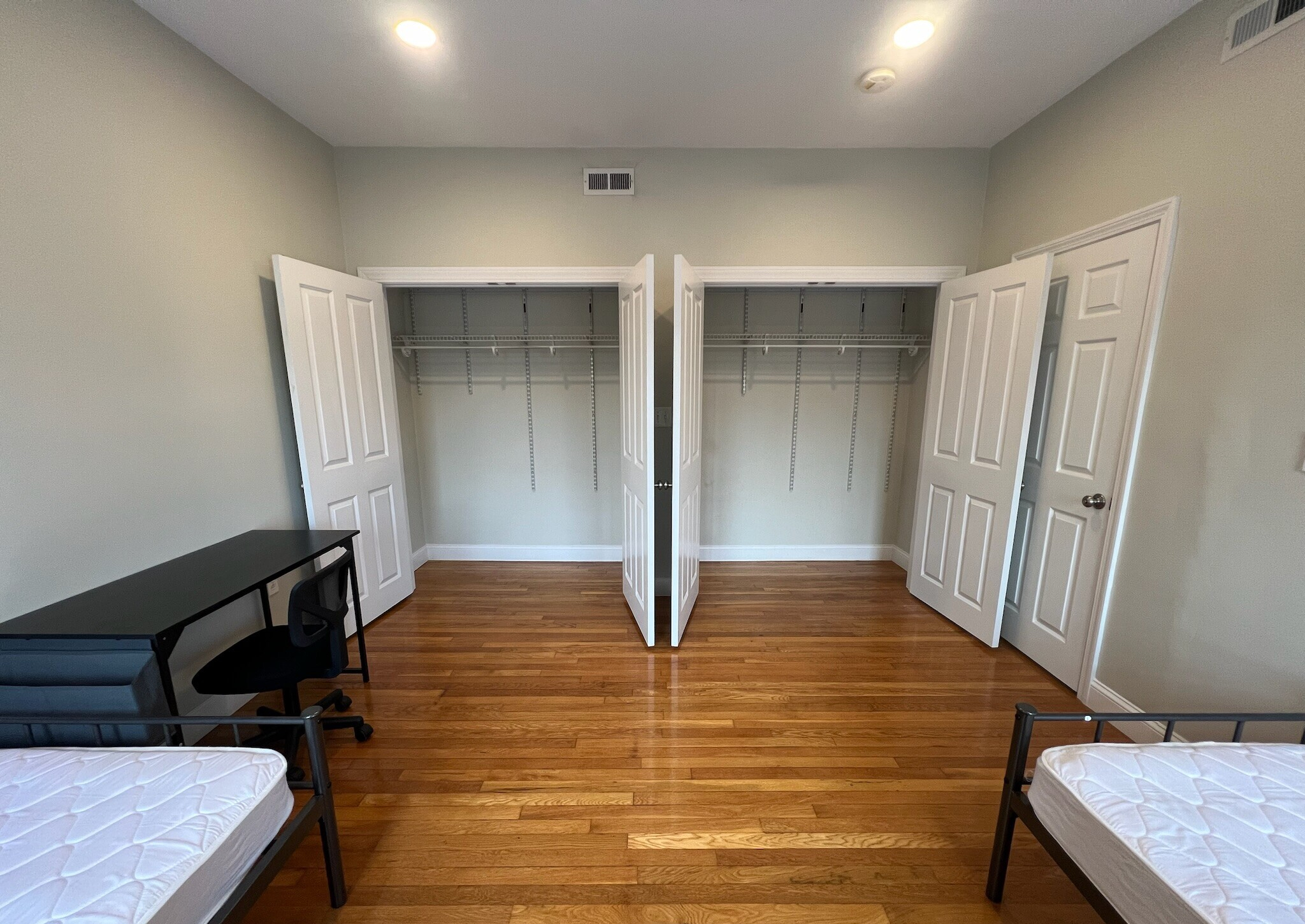 2021 Commonwealth Ave, Brighton