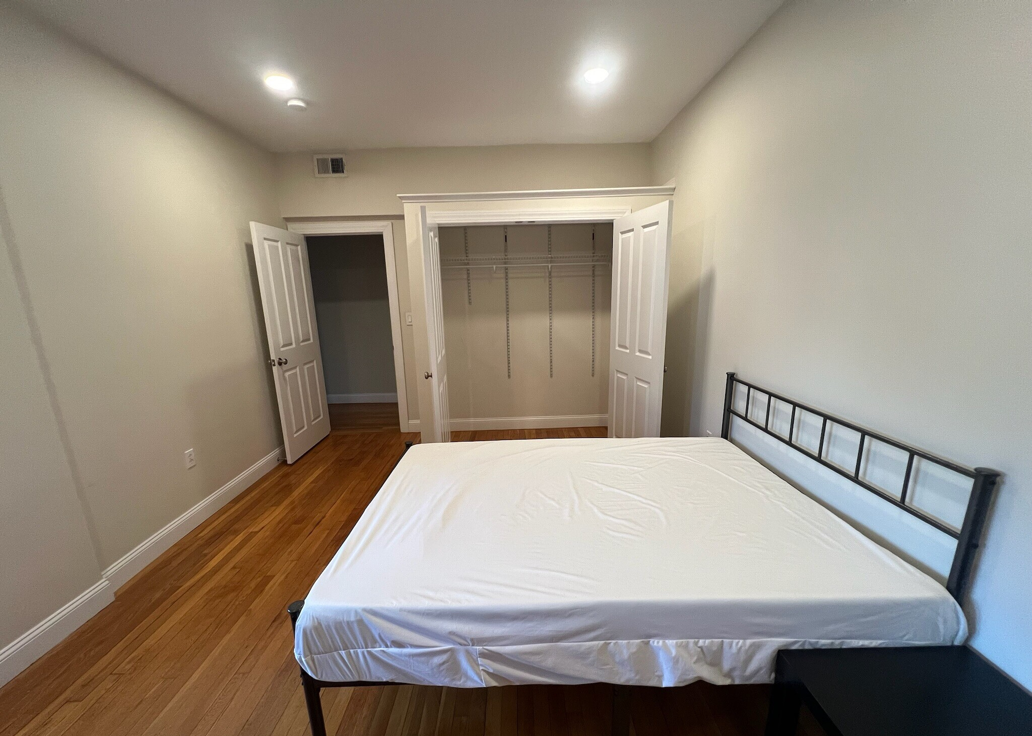 2021 Commonwealth Ave, Brighton