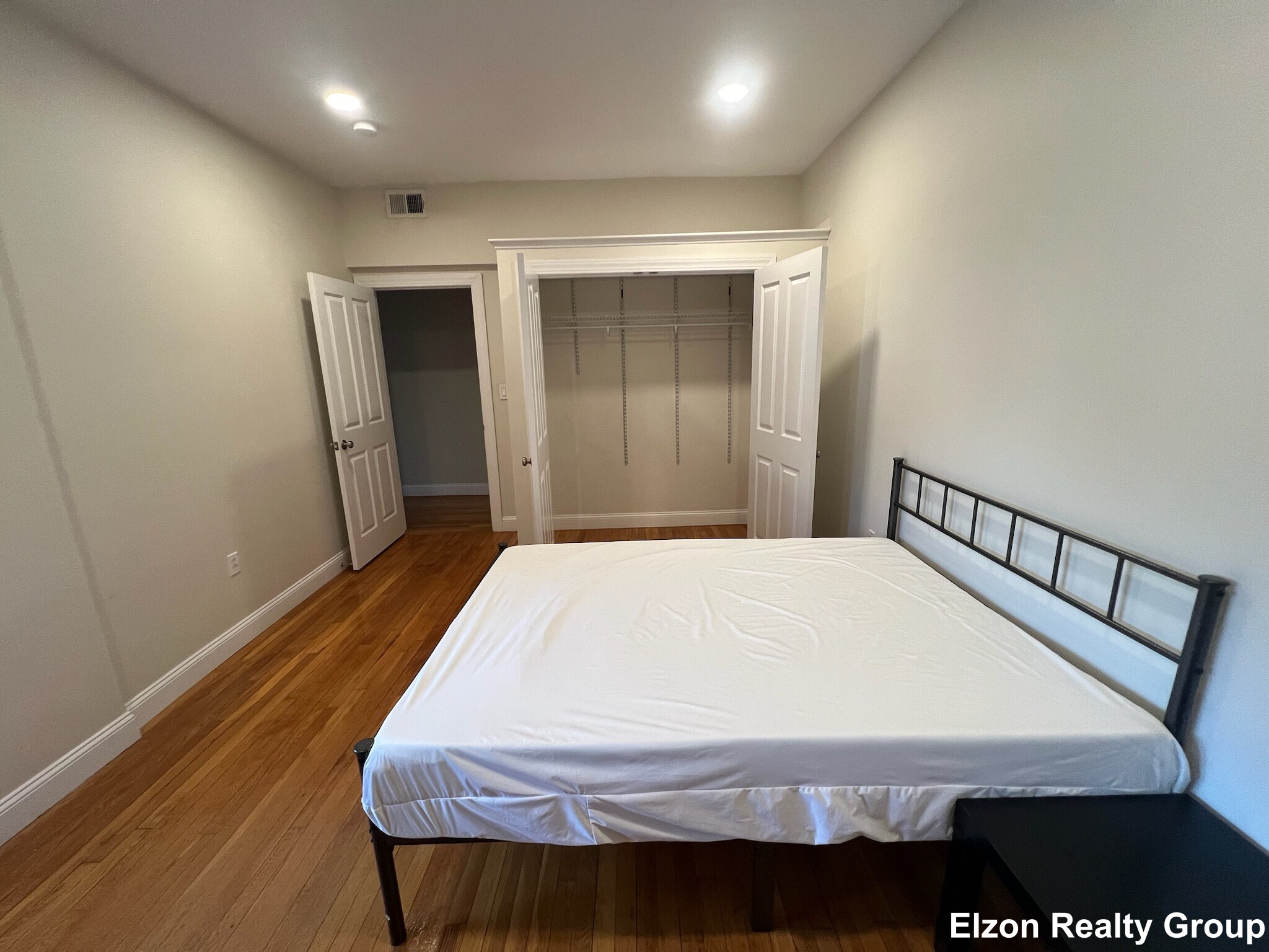 2021 Commonwealth Ave, Brighton