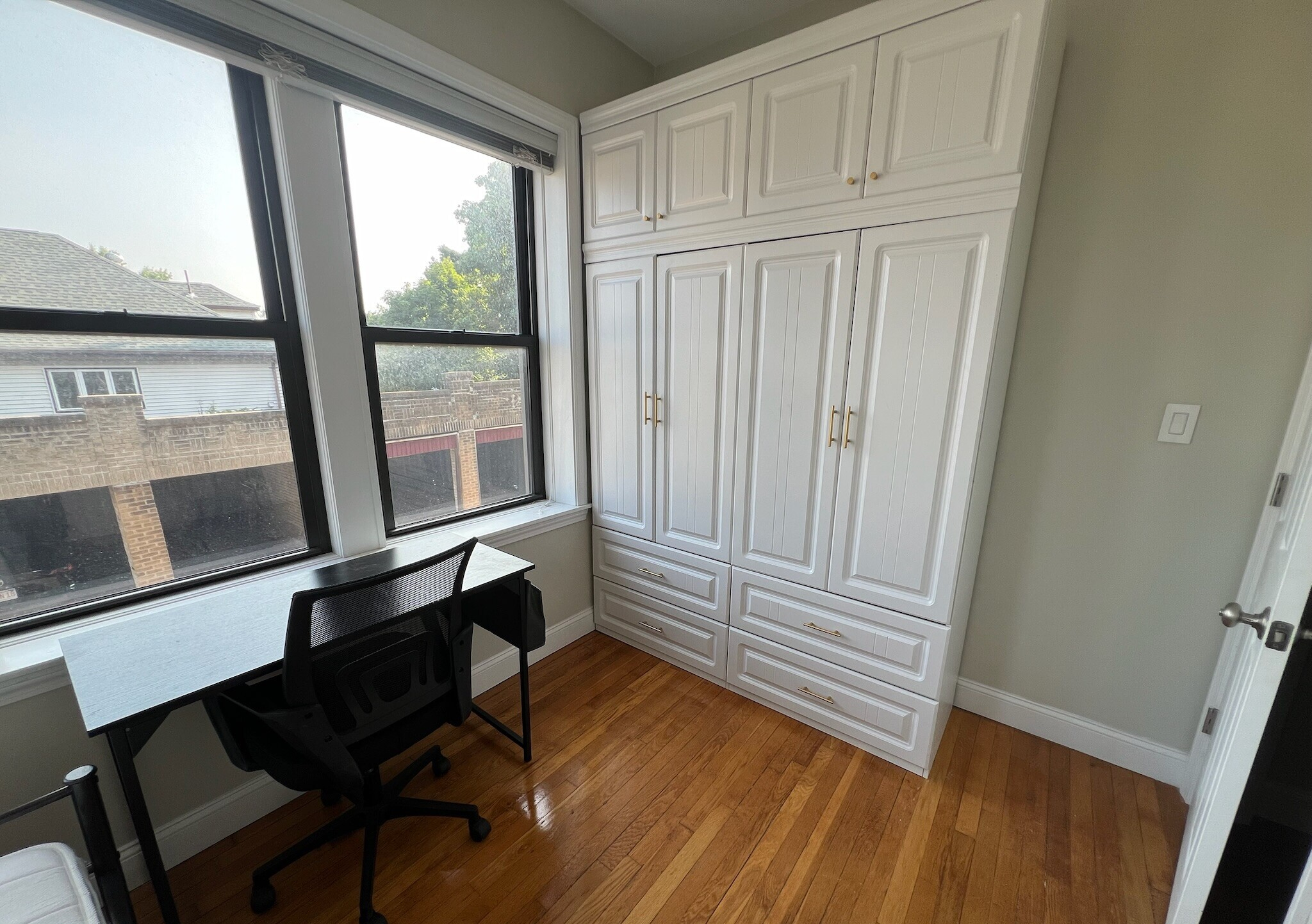 2021 Commonwealth Ave, Brighton