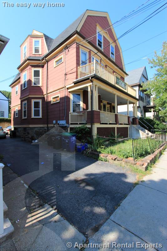 51 Bay State Ave, Davis Square