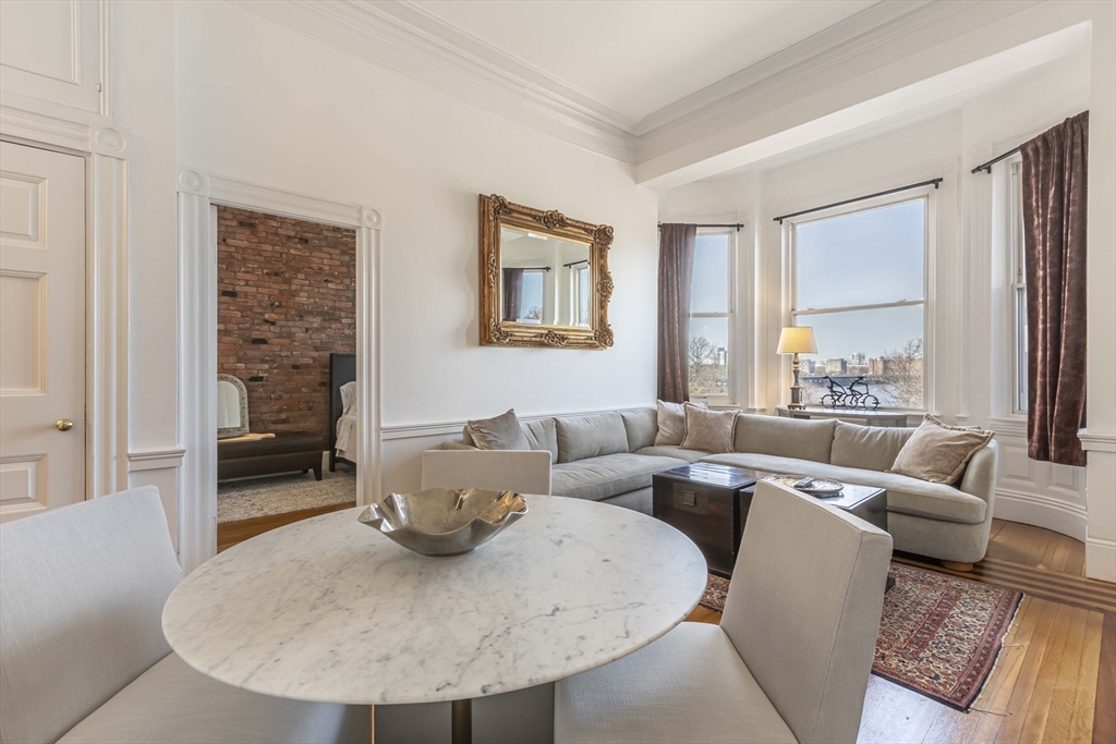 462 Beacon St, Back Bay